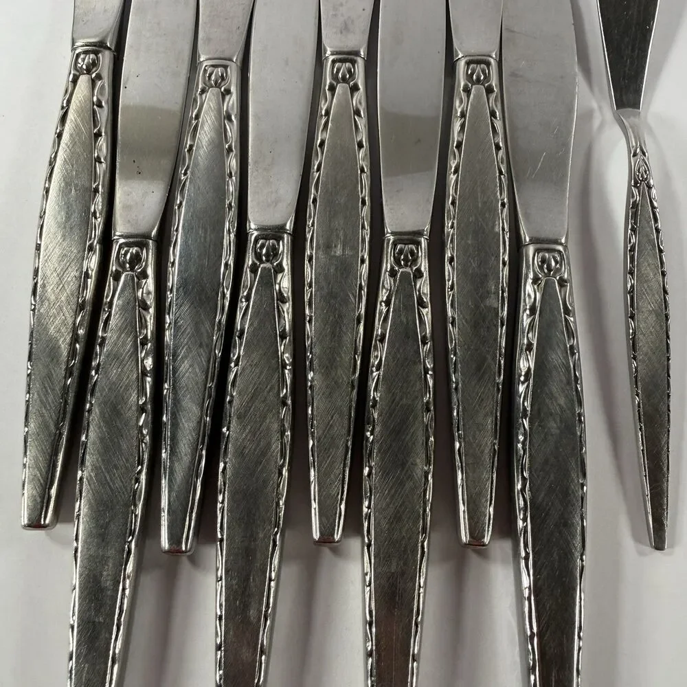 Oneida Community VENETIA 8 Dinner Knives & 1 Butter Knife/Spreader Stainless